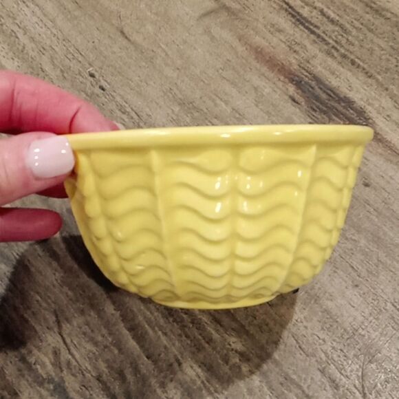 Robinson Ransbottom Pottery early 1900's vintage yellow/ gold 5" bowl - Picture 1 of 4